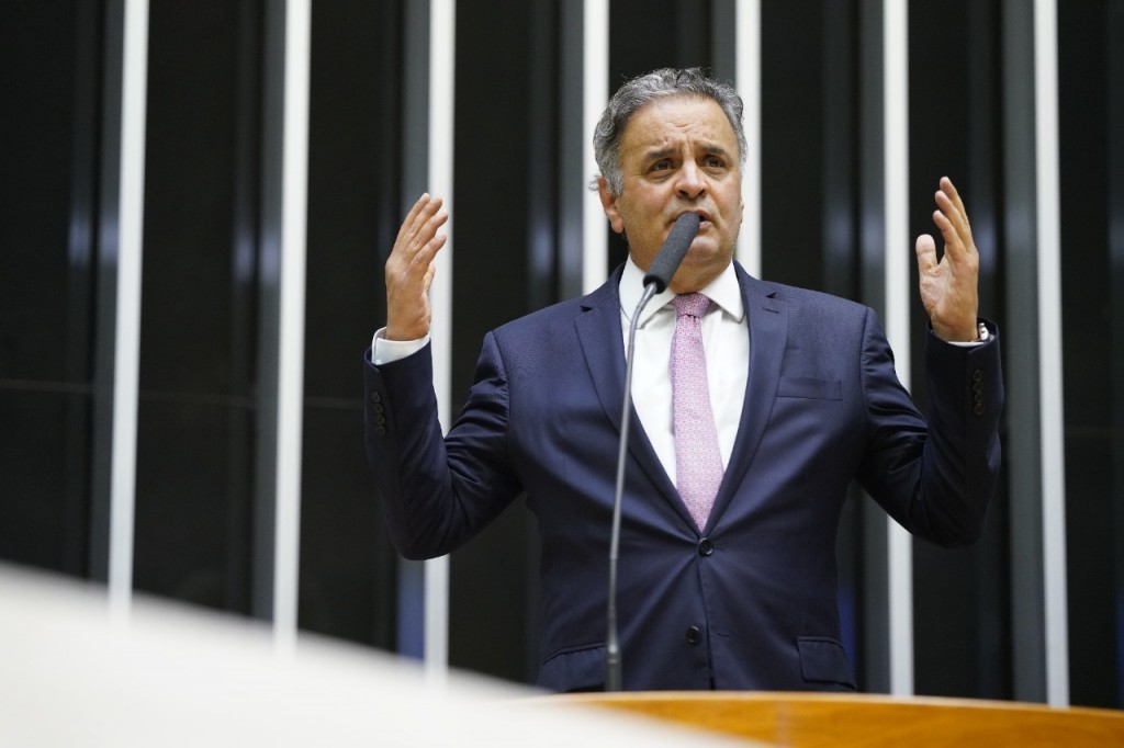 O deputado Aécio Neves durante pronunciamento no plenário da Câmara dos Deputados. Fotos: Alexssandro Loyola