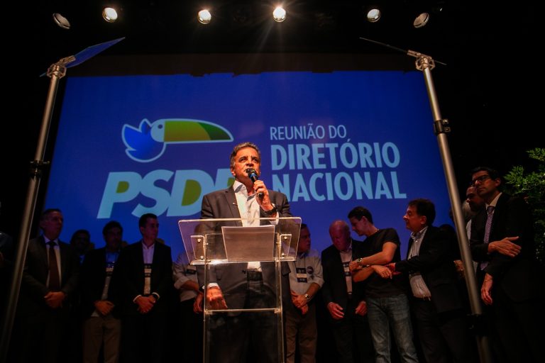 Aécio assume mais uma vez a presidência nacional do PSDB