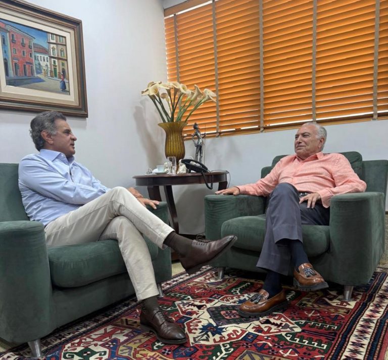 Aécio conversa com Michel Temer sobre alternativa para a polarização